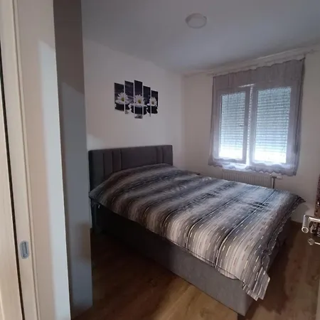 Appartement Luksuzni Ema 2 *